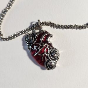 24" silver chain, heart with roses pendant necklace